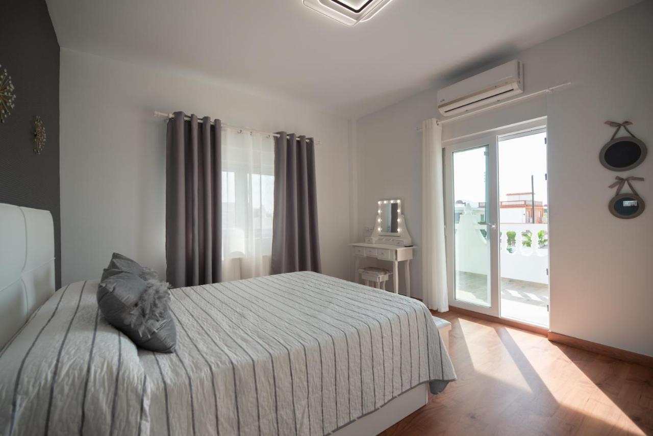 Dream House Villa บูร์เรียนา ภายนอก รูปภาพ